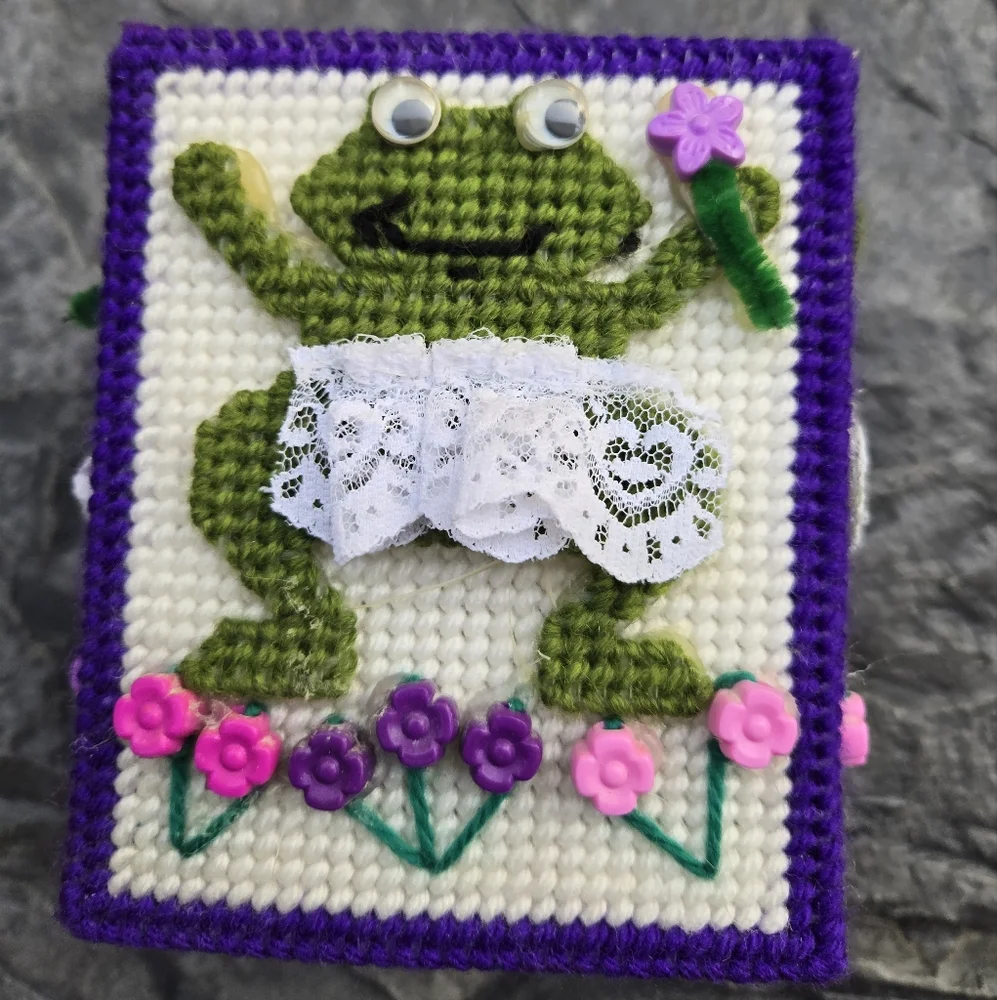 Handcrafted Frog Design Needlepoint Tissue Box Cover